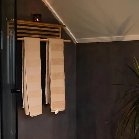 Lejlighed Charming In Central *