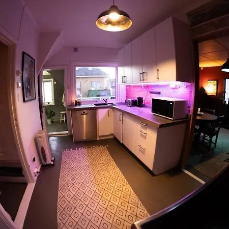 Lejlighed Charming In Central *