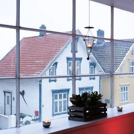 Charming In Central *