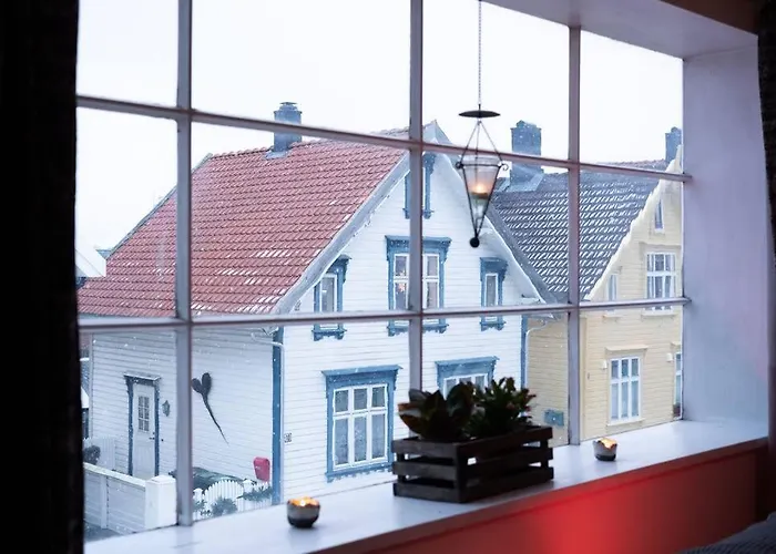 Charming In Central *